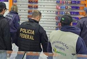 Fiscais da Anatel e agentes da Polícia Federal e Receita Federal em operação em Pelotas (RS), 08/07/2025