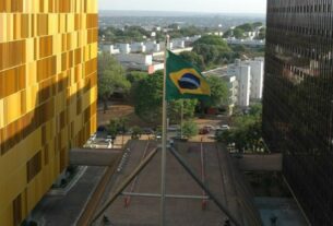 Bandeira do Brasil no complexo-sede da Anatel, em Brasília