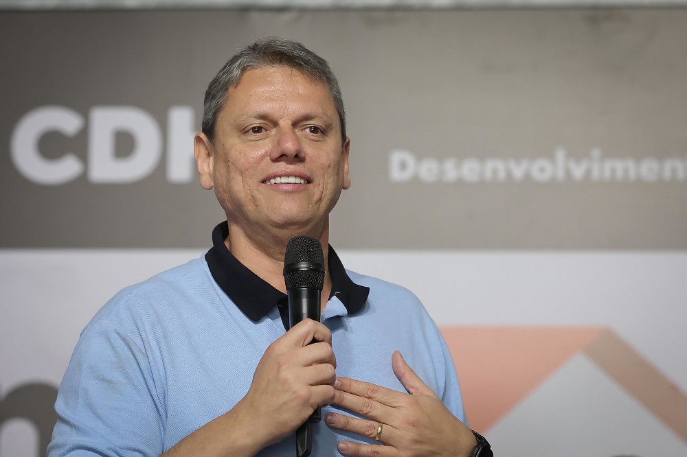 Após Bolsonaro com tornozeleira e críticas por tarifaço, Tarcísio cancela compromissos e passa fim de semana em SP