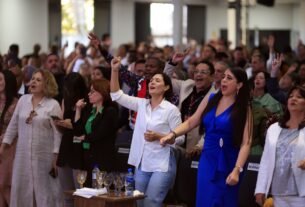 Após Bolsonaro se emocionar em culto, Michelle faz desabafo e fala em ‘censura prévia’