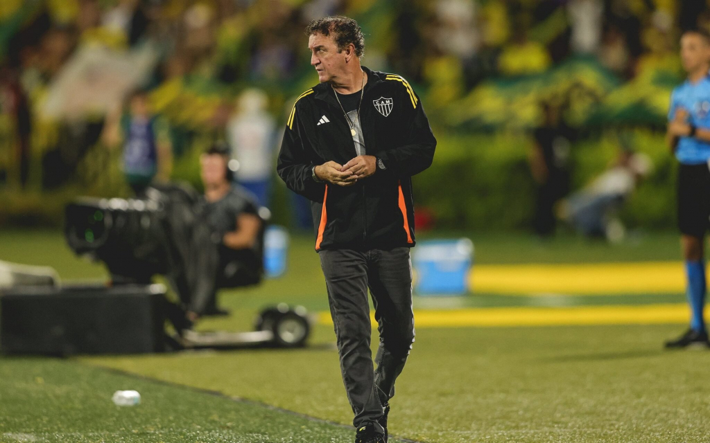 Após vitória do Atlético-MG, Cuca comenta venda de Rubens e salários atrasados