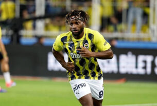Atacante francês acusa Fenerbahçe de tentar dopá-lo na última temporada