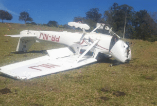 Avião de pequeno porte faz pouso de emergência em área de mata em Jundiaí, interior de SP