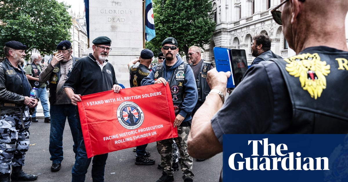 Benn diz 'sem escolha' a não ser revogar o legado da NI como protesto de palco dos veteranos | Irlanda do Norte