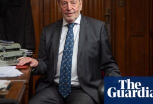 Blunkett pede aos ministros que usem 'incrível sensibilidade' ao alterar o sistema de envio na Inglaterra | Necessidades educacionais especiais