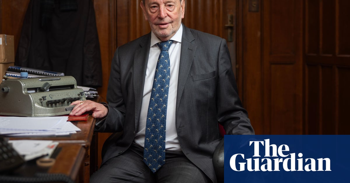 Blunkett pede aos ministros que usem 'incrível sensibilidade' ao alterar o sistema de envio na Inglaterra | Necessidades educacionais especiais