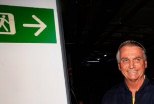 Bolsonaro promete ficar calado e pede explicação de Moraes sobre o que ele pode ou não fazer