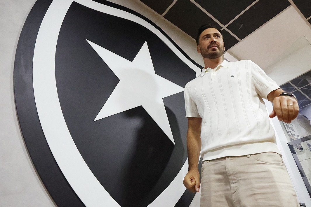 Botafogo acerta com Davide Ancelotti para comandar equipe até 2026