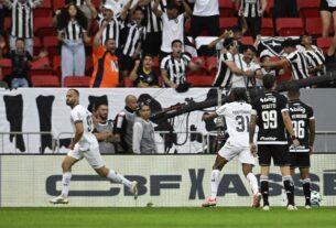 Botafogo vence clássico carioca contra o Vasco na estreia informal do filho de Ancelotti