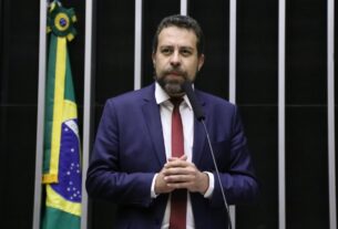 Boulos convida encarregado de serviços dos EUA para explicar encontro com Tarcísio
