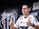 Caballero é apresentado pelo Santos e celebra parceria com Neymar: ‘Ainda não caiu a ficha’