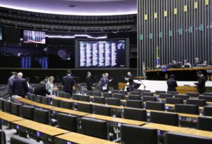 Câmara aprova urgência para projeto que revê concessão de incentivos fiscais