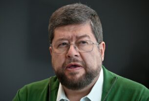 Candidato favorito nas pesquisas promete mudar modelo de governo de esquerda na Bolívia