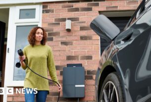 Carros elétricos serão mais baratos para comprar, promete Heidi Alexander