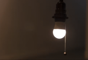 Ciclone extratropical deixa mais de 340 mil endereços sem luz no RS