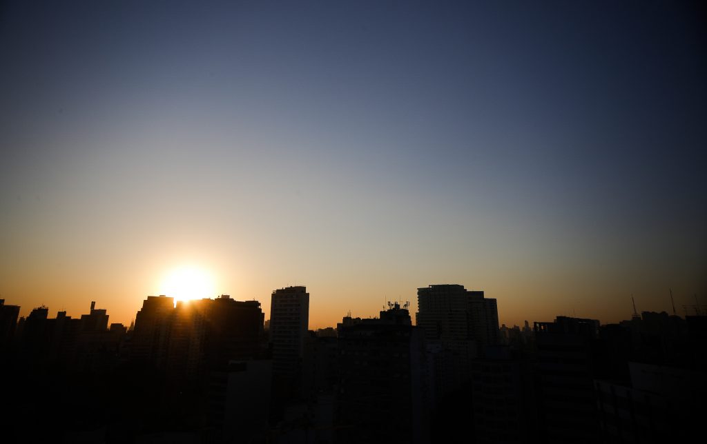 Com pouco de sol e sem chance de chuva, São Paulo terá um domingo frio, com máxima de 20°C