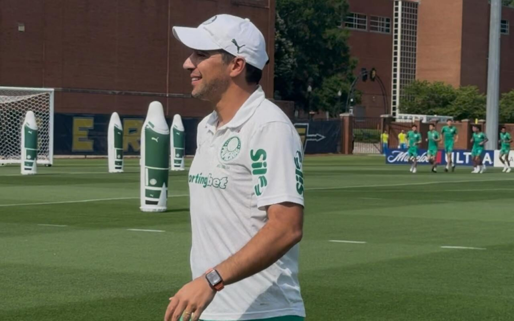 Como Abel prepara ataque do Palmeiras após baixas de Estêvão e Paulinho
