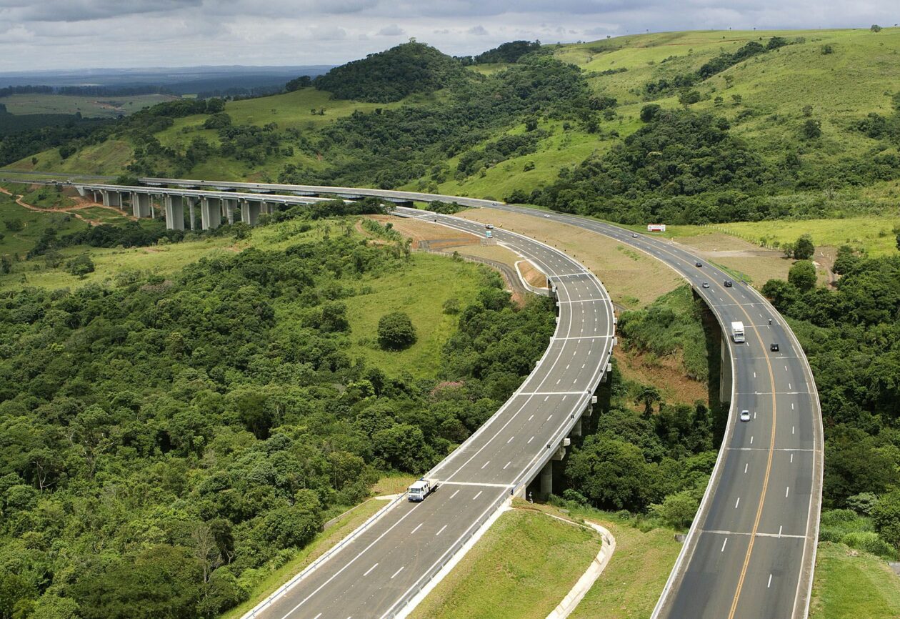 transporte rodoviário de cargas