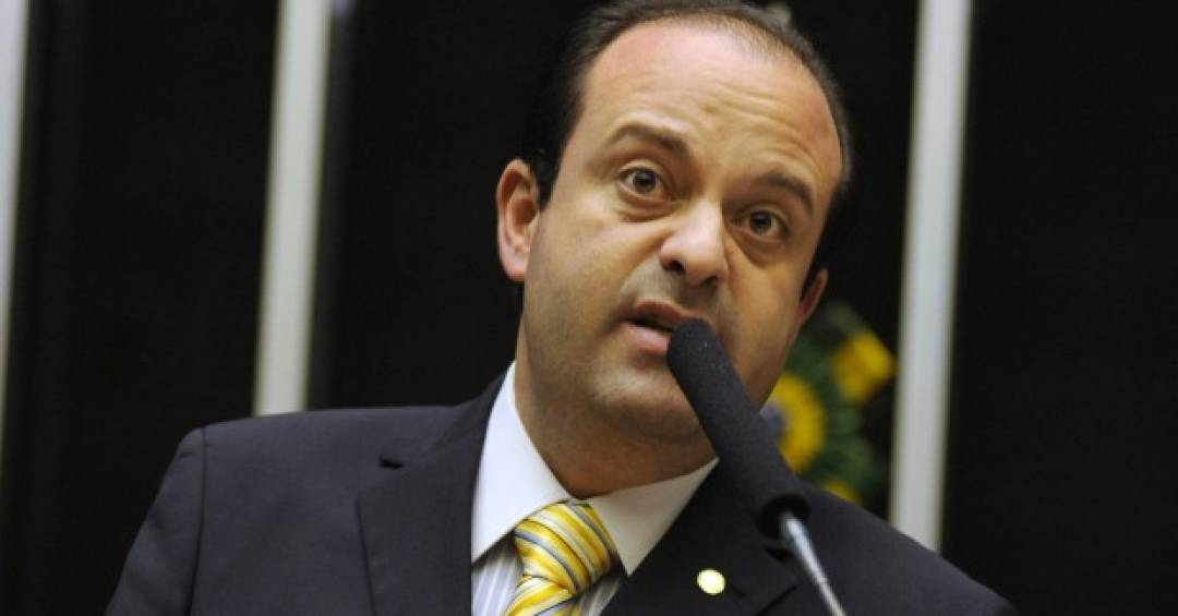 De cidadezinha em Sergipe ao topo do governo do RJ: o supersecretário André Moura
