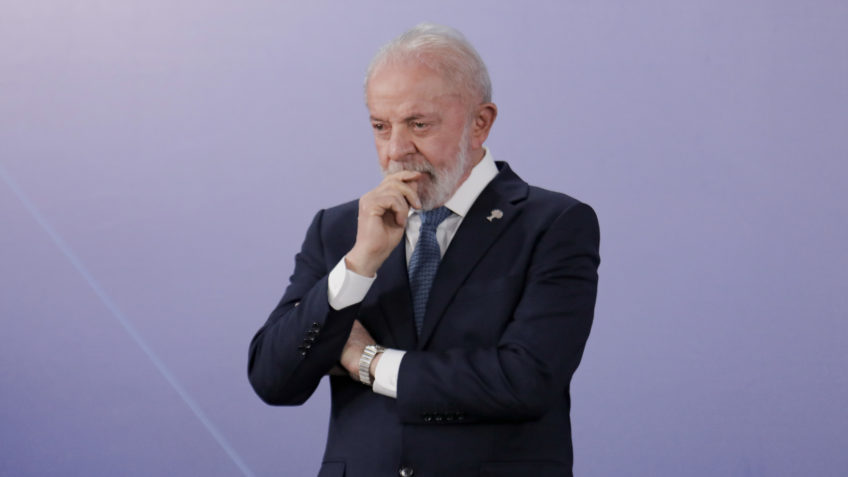 “Dê palpite na sua vida, não na nossa”, diz Lula sobre Trump