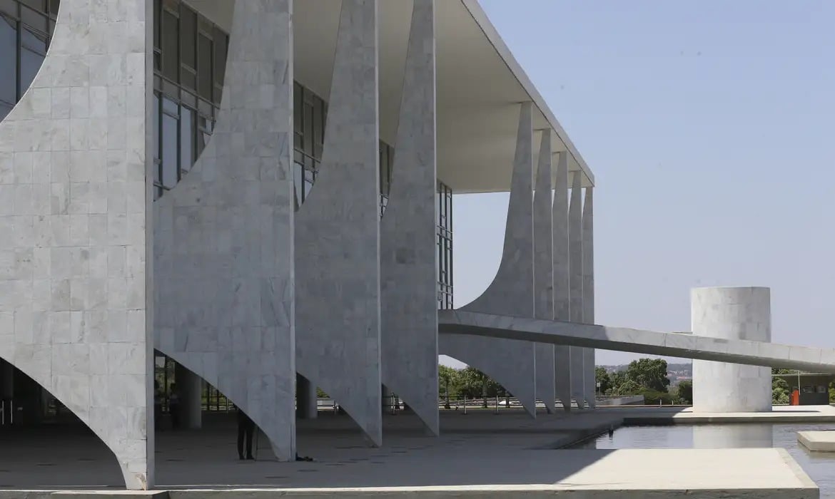 Decreto garante direito ao cuidado como trabalho essencial