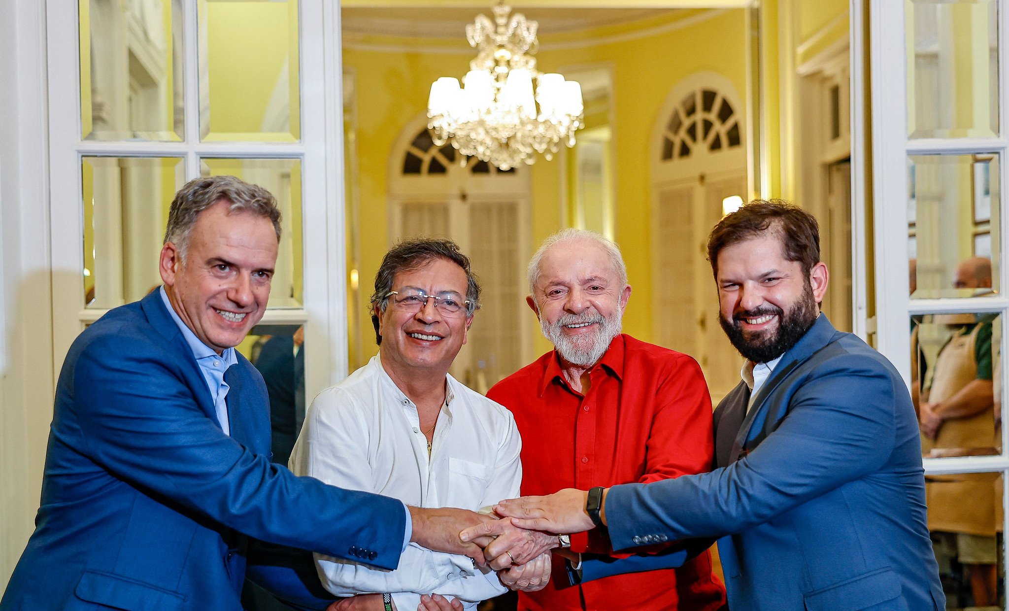 Defender a democracia exige capacidade de 'condenar derivas autoritárias', dizem Lula e quatro líderes internacionais em artigo