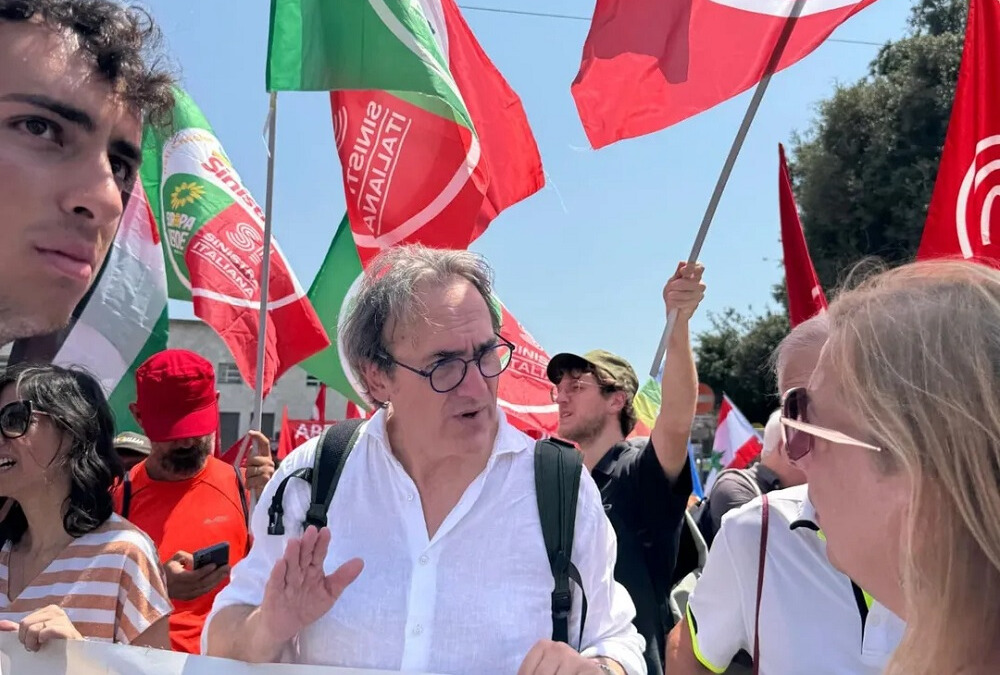 Deputado que entregou endereço de Zambelli pediu voto para Lula e criticou Bolsonaro