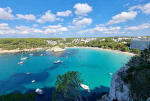 Descubra os melhores meses para visitar Menorca