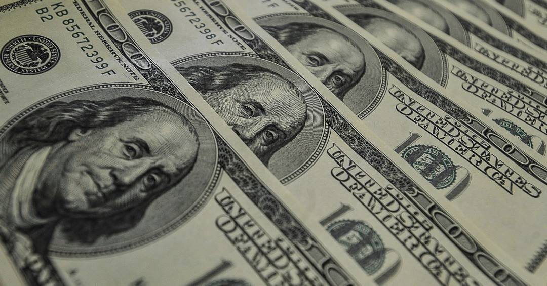 Dólar lidera compras de moeda até junho e redefine roteiros de férias