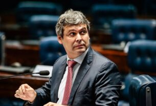 Eduardo Bolsonaro enterrou projeto da anistia, diz líder do PT na Câmara