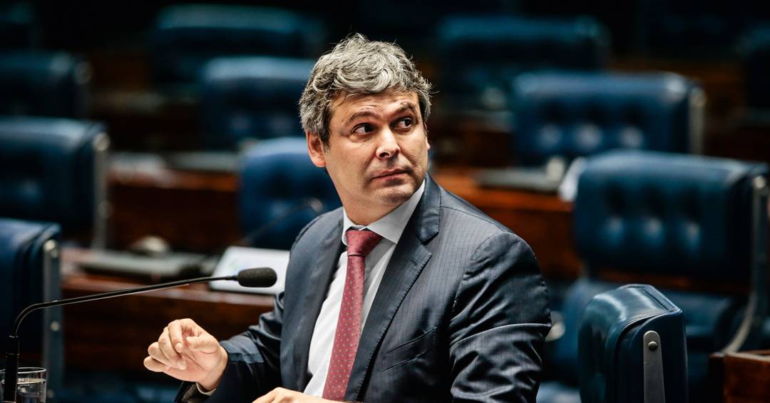Eduardo Bolsonaro enterrou projeto da anistia, diz líder do PT na Câmara