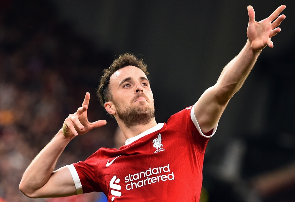 Elegante com a bola, querido no Liverpool e casado havia dez dias: saiba quem é Diogo Jota