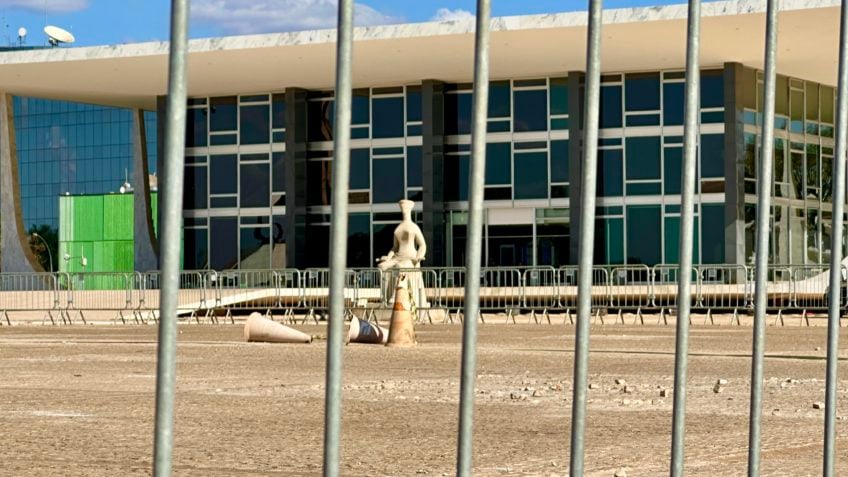 Em 2007, STF foi contra proibir atos na praça dos Três Poderes