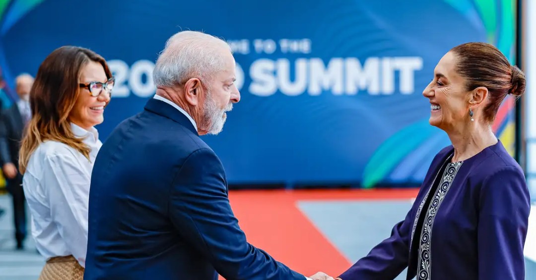 Em meio a tarifaço, Lula fala com presidente do México e propõe ampliar negócios