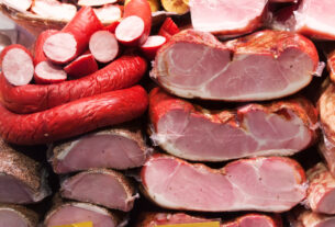 Estudo revela que carnes ultraprocessadas não têm quantidade segura de consumo