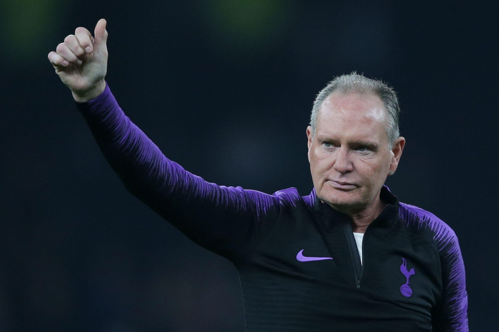 Ex-jogador inglês Paul Gascoigne é internado após desmaiar em casa