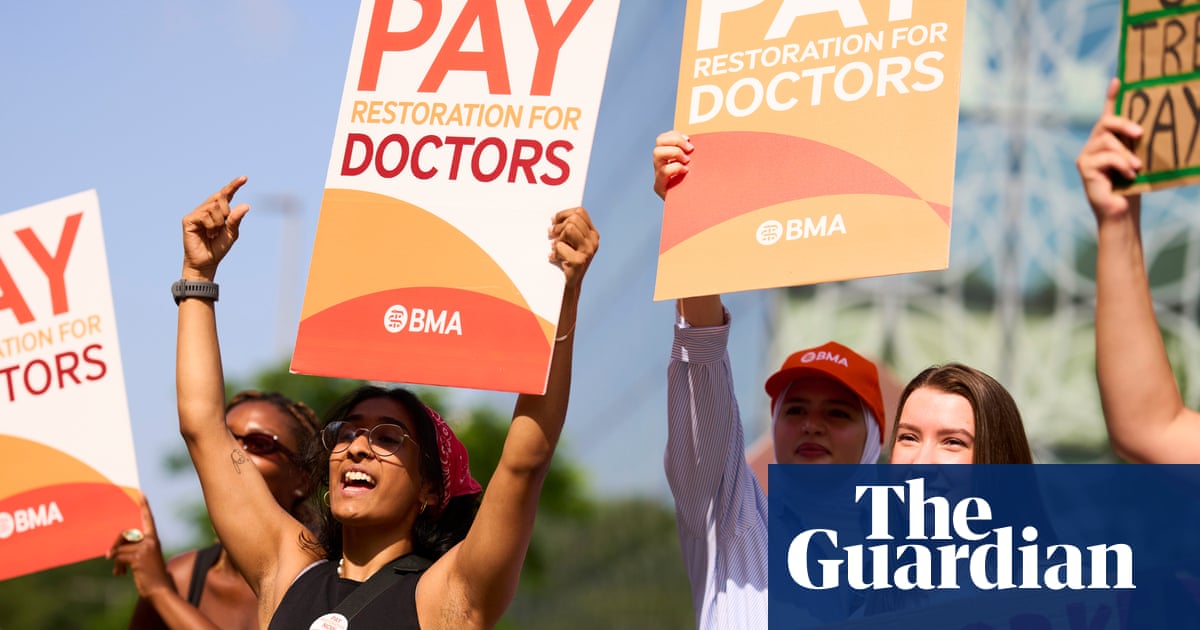 'Exatamente o que um sindicato deveria estar fazendo': Médicos em Manchester Defend Strike Action | Médicos