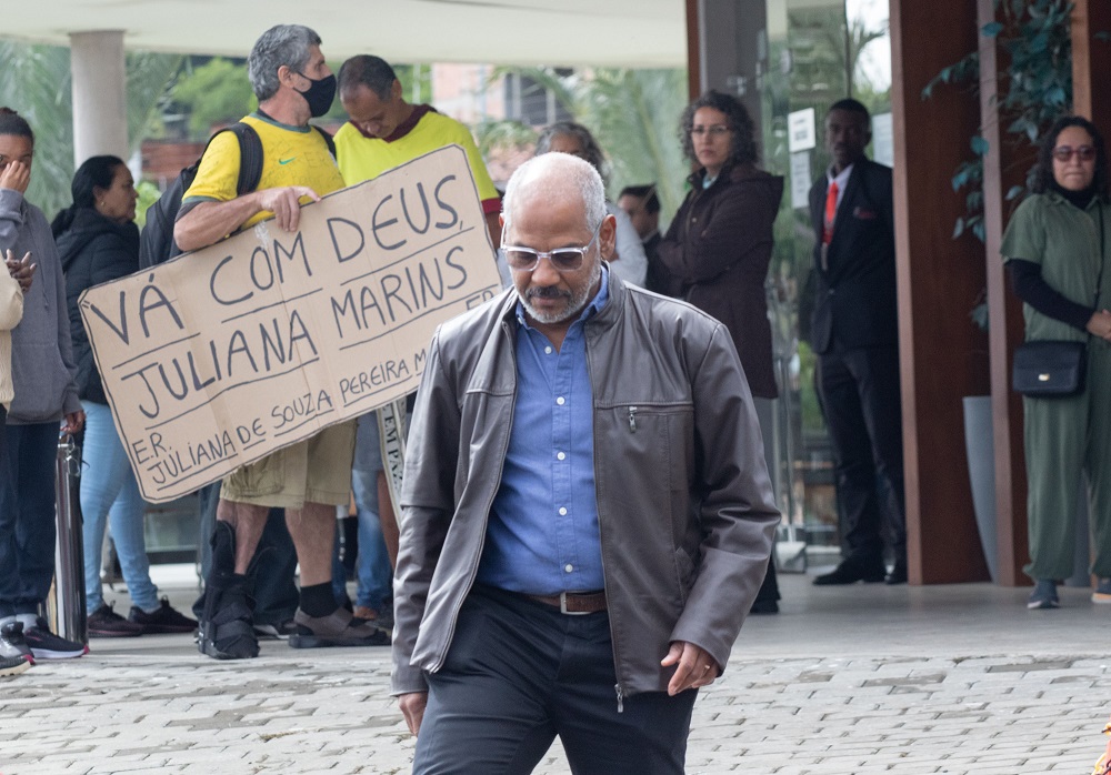 Familiares e amigos se despedem de Juliana Marins e cobram governo da Indonésia: ‘Precisamos de respostas’