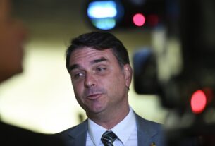 Flávio Bolsonaro diz que ‘Lula não será presidente a partir de 2027’