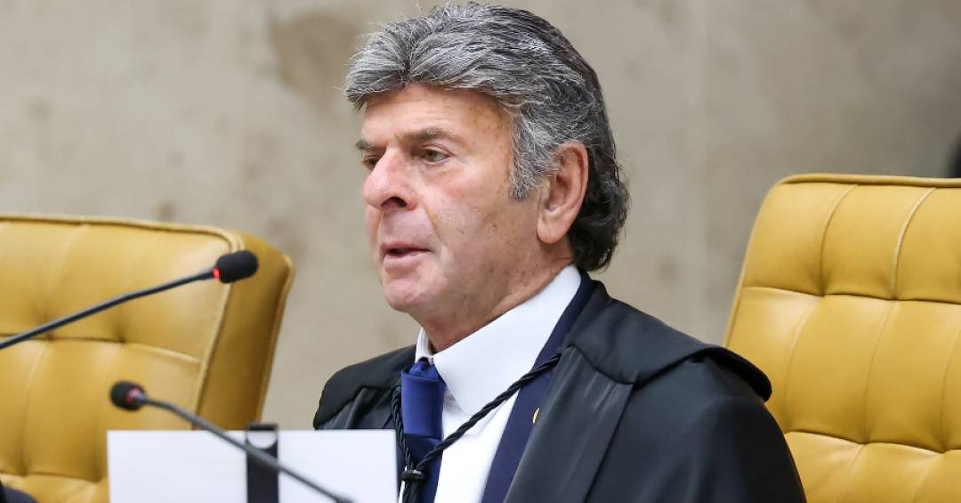 Fux diverge de Moraes e vota contra cautelares impostas a Bolsonaro
