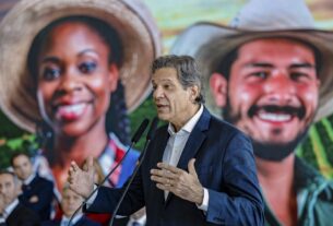 Governo está reduzindo a carga tributária da nossa exportação por meio do IVA, afirma Haddad