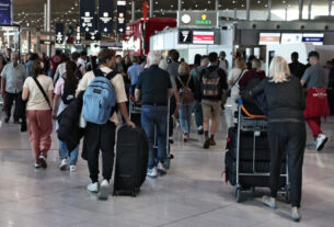 Greve de controladores na França cancela centenas de voos