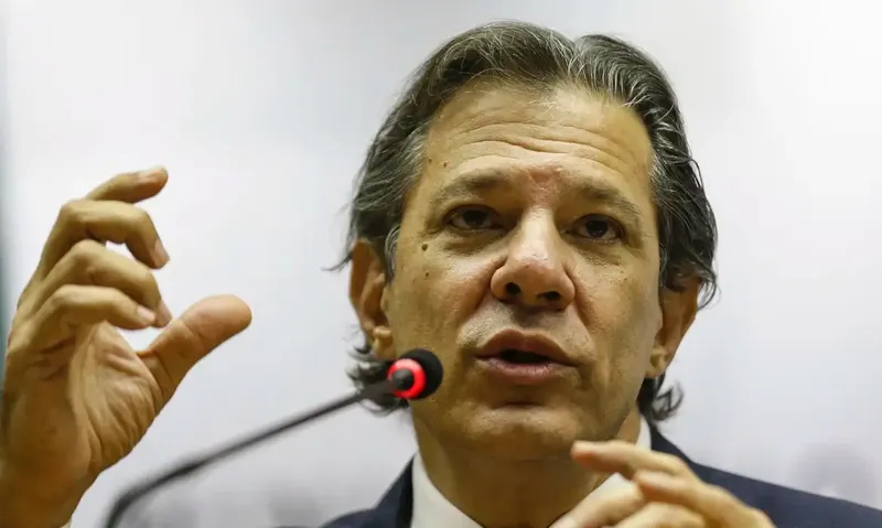 Haddad nega retaliação ao tarifaço de Trump; Lula critica sanções dos EUA ao STF