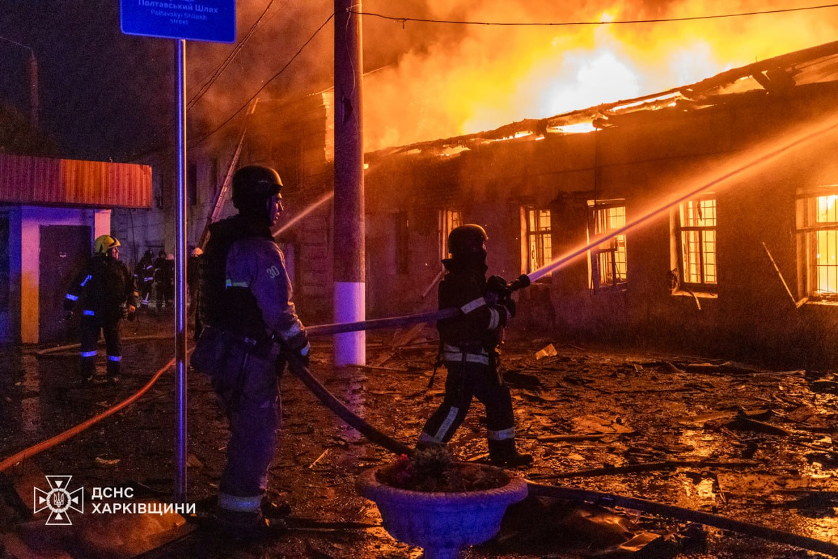 Hospital Kherson atingido, incêndio raiva em Kharkiv como barragem de drones russos Slams Ucrânia