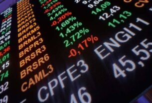 Ibovespa segue sob pressão sem sinais de acordo com EUA