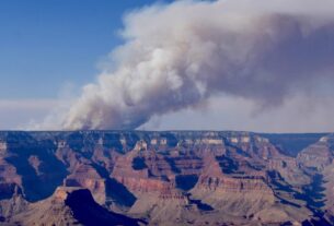 Incêndio florestal avança no Grand Canyon e destrói monumento histórico dos EUA