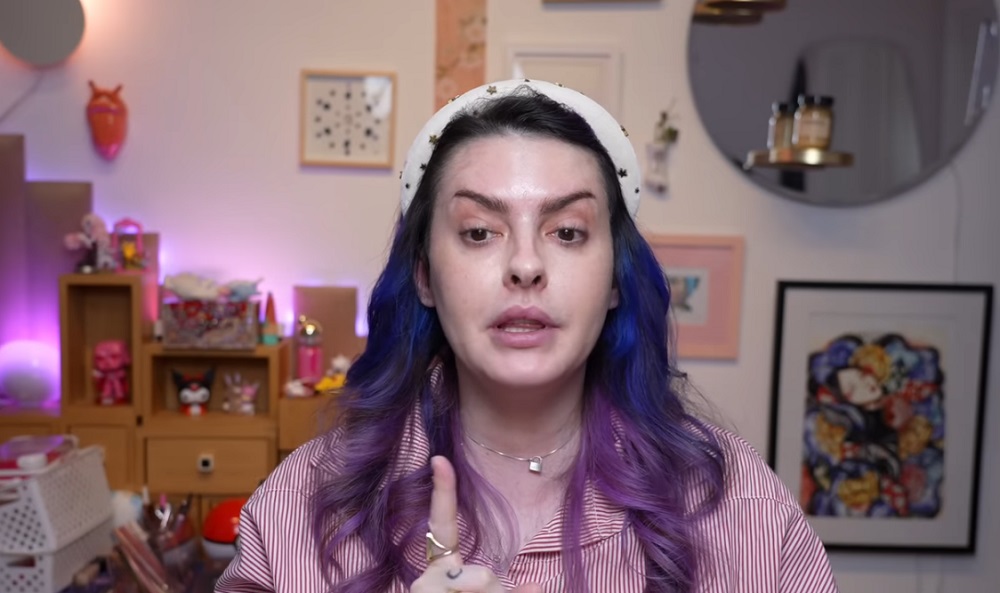 Influenciadora diz ter recebido notificação judicial por marca de Virginia Fonseca após vídeo com críticas a cosméticos