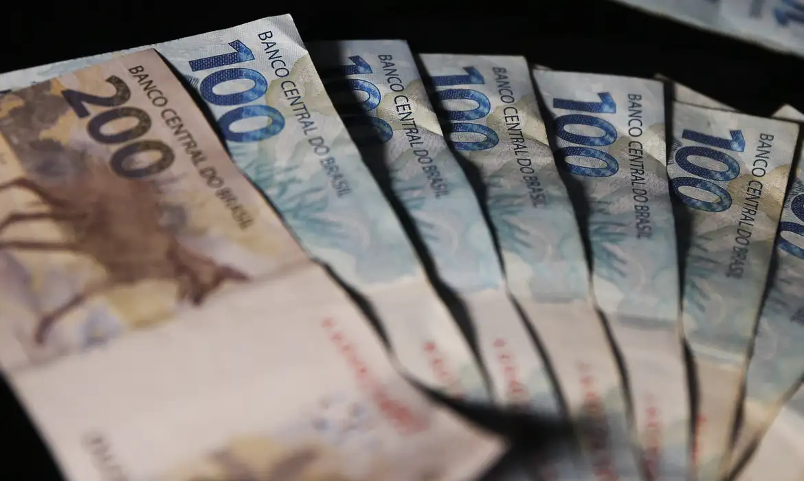 Ipea: mais ricos deveriam pagar 14% para igualar à classe média