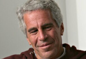 Jeffrey Epstein morreu por suicídio e não tinha ‘lista secreta’ de clientes, diz governo dos EUA