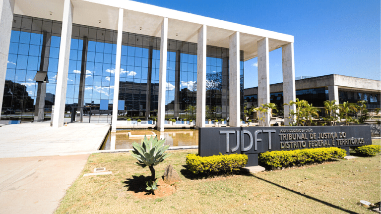 Justiça suspende decisão do GDF que obrigava servidores a compensar dias de paralisação